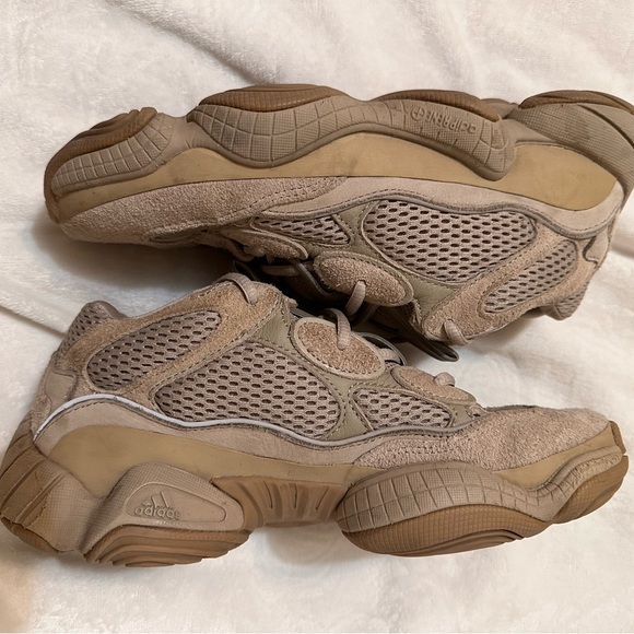 Yeezy 500 Taupe Light - Picture 2 of 5